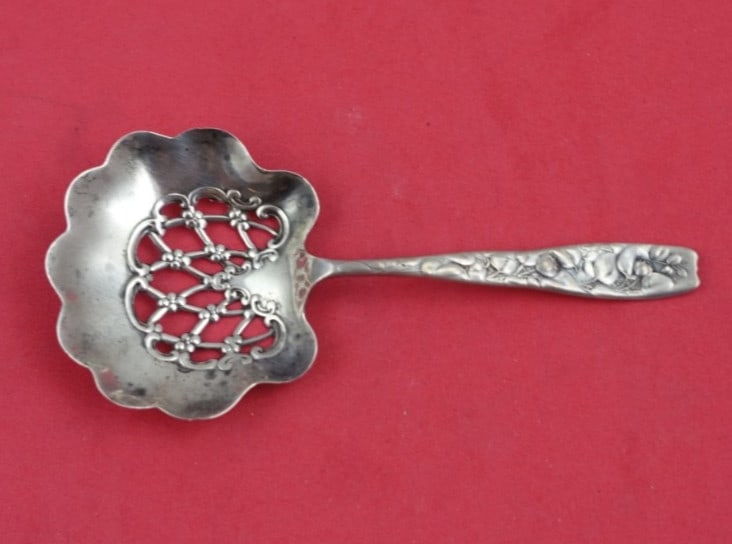 Whiting Sterling Silver Nut Spoon Berry Pattern Partridgeberry Motif 4 3/8" (1 of 3)