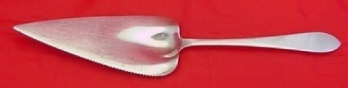 Tiffany & Co. Faneuil Sterling Silver Serrated Pie Server: Tiffany & Co. Faneuil Sterling Silver Serrated Pie Server Sterling silver pie server in the Faneuil pattern by Tiffany & Co. The piece is all sterling and features a serrated edge. It is not monogramm
