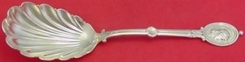 Wendt Medallion Sterling Silver Berry Spoon Shell Bowl 8.5": Wendt Medallion Sterling Silver Berry Spoon Shell Bowl 8.5" This exquisite Berry Spoon, measuring 8 1/2 inches, is crafted from high-quality sterling silver and features the elegant Medallion pattern 
