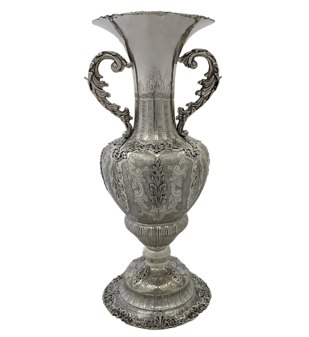 Handmade 925 Sterling Silver Fluted Flower Vase with Leaf Applique: Handmade 925 Sterling Silver Fluted Flower Vase with Leaf Applique This exquisite handmade flower vase is crafted from fine 925 sterling silver, showcasing ornate fluted chased leaf appliques that enh