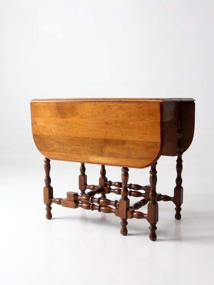 Gateleg Drop Leaf Dining Table with William and Mary Style Turned Legs (1 of 18)