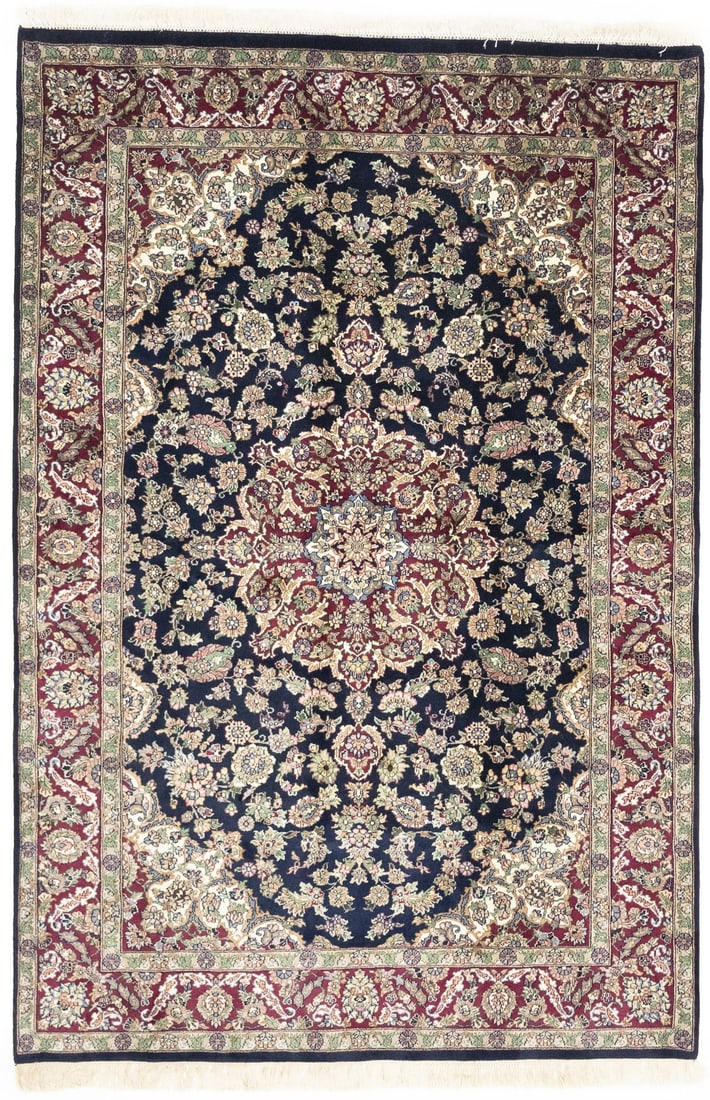 Handmade Floral Oriental Rug Wool 6' x 9' Area Carpet: Handmade Floral Oriental Rug Wool 6' x 9' Area Carpet Enhance your home or bedroom with this exquisite handmade Oriental rug featuring a classic floral design. This area rug measures 6'0" x 9'0" and i