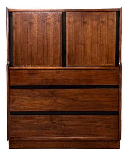 Mid Century Modern Dillingham Esprit Walnut Armoire Dresser: Mid Century Modern Dillingham Esprit Walnut Armoire Dresser Discover this stunning mid-century modern walnut armoire dresser, expertly designed by Merton Gershun for Dillingham's "Esprit" line. This t