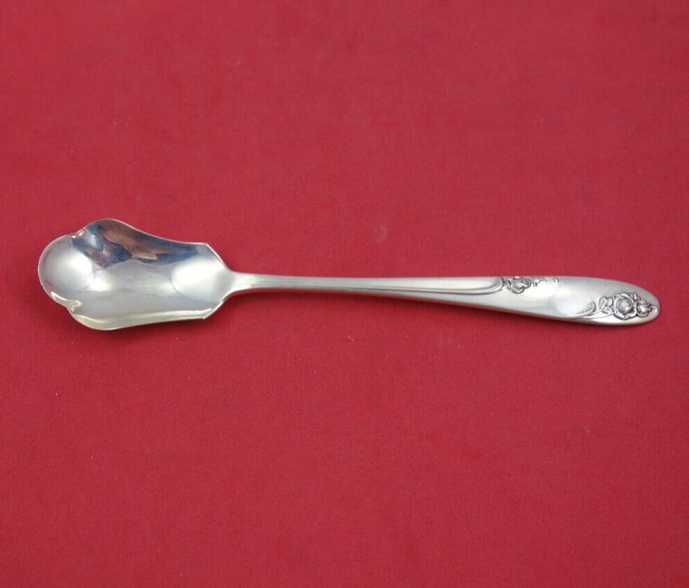 Alvin Rosecrest Sterling Silver Relish Scoop Custom Made 5 3/4 Inches: Alvin Rosecrest Sterling Silver Relish Scoop Custom Made 5 3/4 Inches This exquisite relish scoop is a custom-made piece from the renowned Rosecrest pattern by Alvin. Crafted from high-quality sterlin