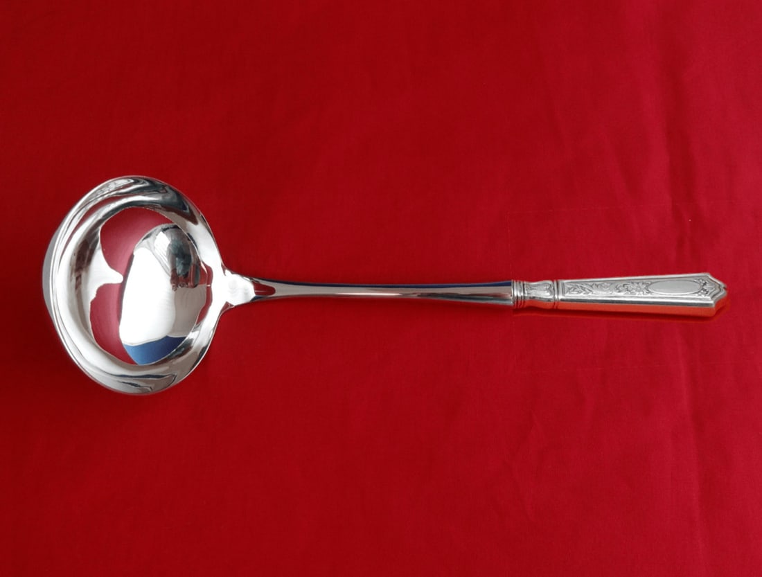 Gorham Saint Dunstan Chased Sterling Silver Soup Ladle 10 1/2 Inch: Gorham Saint Dunstan Chased Sterling Silver Soup Ladle 10 1/2 Inch This impressive Saint Dunstan Chased soup ladle by Gorham is crafted from high-quality sterling silver, featuring a custom-made hollo