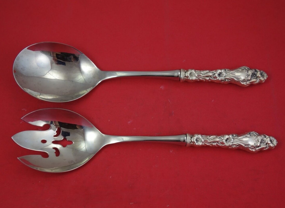 Whiting Lily Sterling Silver 2pc Salad Serving Set 10.5": Whiting Lily Sterling Silver 2pc Salad Serving Set 10.5" Enhance your dining experience with this exquisite 2-piece salad serving set from the renowned Whiting brand, featuring the elegant Lily patter