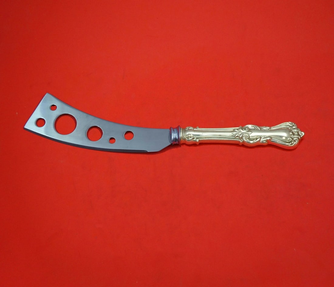 Reed and Barton Marlborough Sterling Silver Soft Cheese Knife 7": Reed and Barton Marlborough Sterling Silver Soft Cheese Knife 7" Introducing the Marlborough Soft Cheese Knife by Reed and Barton, expertly crafted in sterling silver. This exquisite knife features a 
