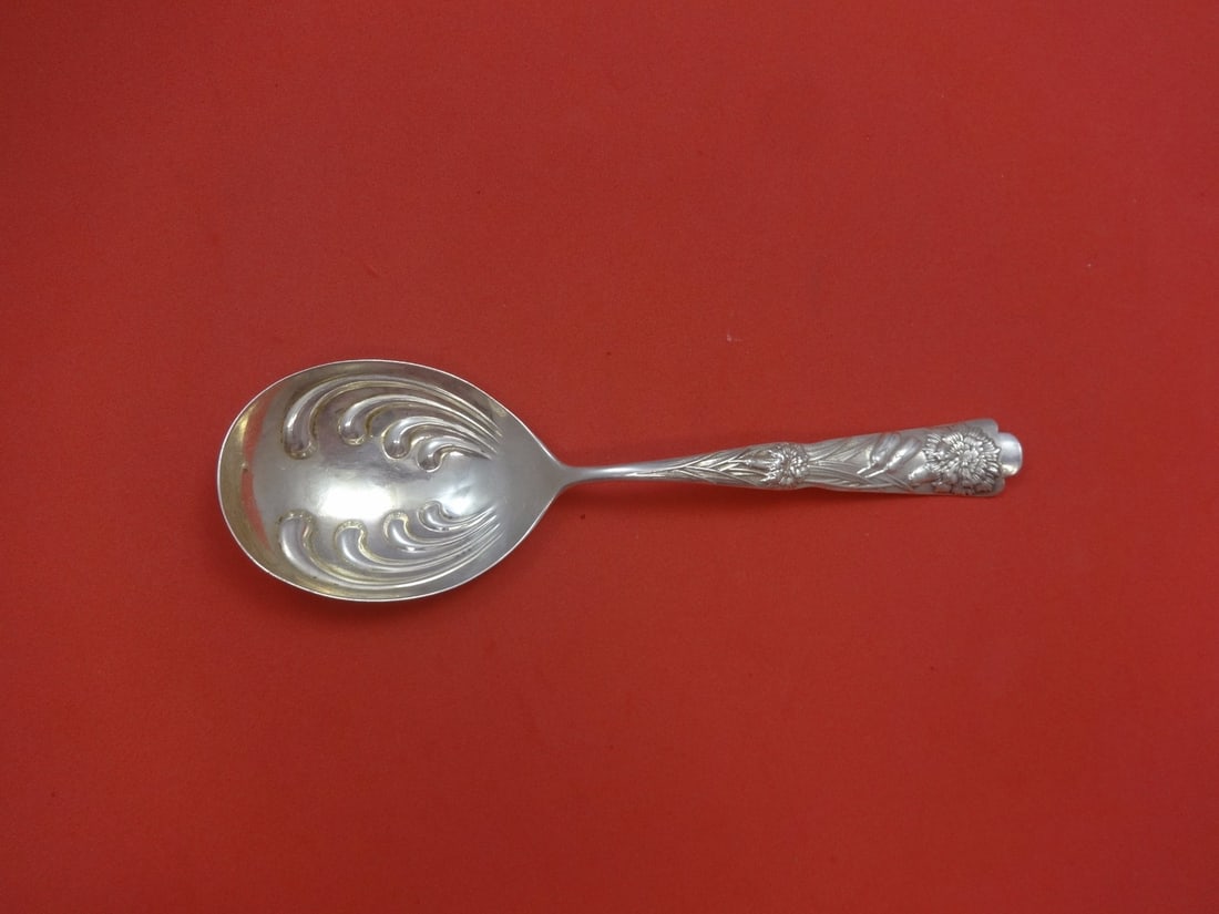 Flora by Shiebler Sterling Silver Ruffled Berry Spoon 8 1/4": Flora by Shiebler Sterling Silver Ruffled Berry Spoon 8 1/4" This exquisite Flora by Shiebler Sterling Silver Berry Spoon features a beautifully ruffled design, measuring 8 1/4" in length. Crafted fro