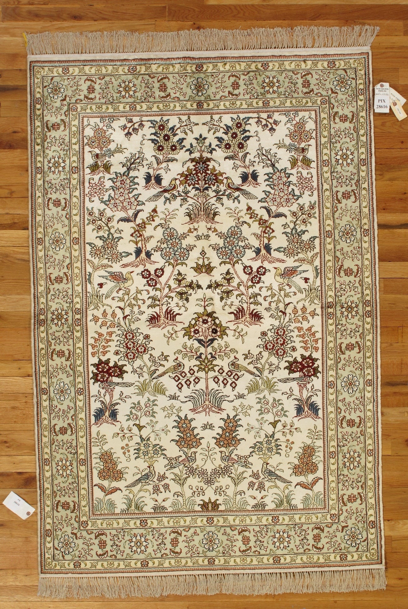 4 x 6 Hand Knotted Persian Hamadan Wool Rug: 4 x 6 Hand Knotted Persian Hamadan Wool Rug Free continental US Shipping This 4 x 6 handmade rug features a traditional Persian Hamadan design, expertly hand-knotted using premium wool on a cotton fou