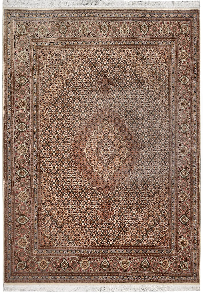 5 x 7 Wool and Silk Hand-Knotted Persian Mahi Tabriz Rug 400 KPSI: 5 x 7 Wool and Silk Hand-Knotted Persian Mahi Tabriz Rug 400 KPSI Free continental US Shipping This authentic Persian Mahi Tabriz fine rug is hand-knotted in Iran using a premium blend of wool and sil