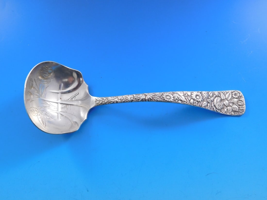 Towle Arlington Sterling Silver Gravy Ladle Bright-Cut 7 Inch: Towle Arlington Sterling Silver Gravy Ladle Bright-Cut 7 Inch This beautiful Arlington gravy ladle is crafted from sterling silver and features a bright-cut design. Measuring 7 inches, this serving pi