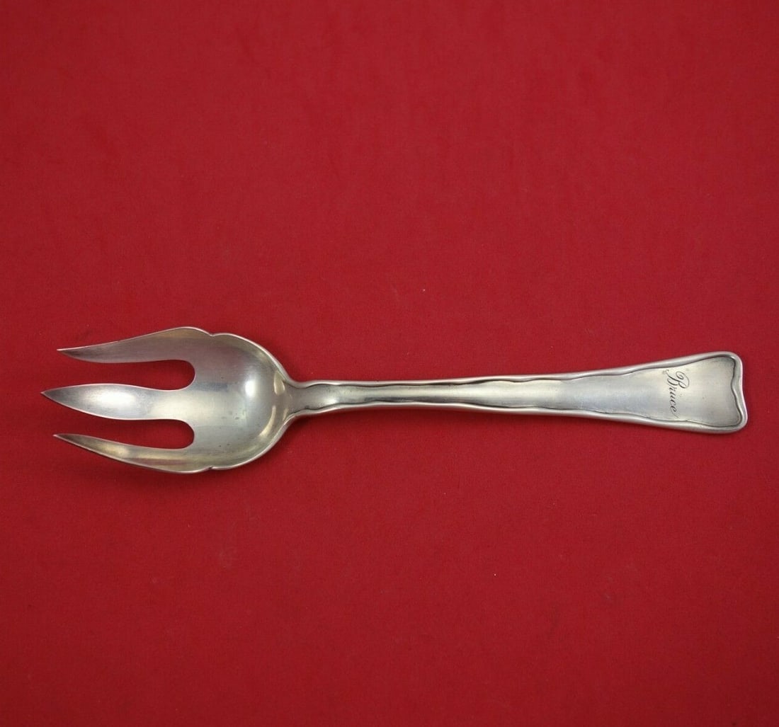 Tiffany & Co Sterling Silver 3-Tine Serving Fork 7 Lap Over Edge Plain: Tiffany & Co Sterling Silver 3-Tine Serving Fork 7 Lap Over Edge Plain This exquisite serving fork by Tiffany & Co. features a classic Lap Over Edge Plain pattern, elegantly crafted from sterling silv
