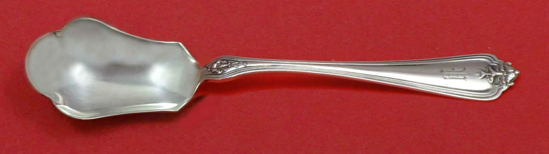 Whiting Duchess Sterling Silver Custom Made Relish Scoop 5 3/4": Whiting Duchess Sterling Silver Custom Made Relish Scoop 5 3/4" This exquisite Duchess relish scoop, custom made by Whiting, showcases the elegance of sterling silver craftsmanship. Measuring 5 3/4 in