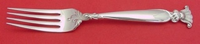 Wallace Romance of the Sea Sterling Silver Dinner Fork 7 7/8": Wallace Romance of the Sea Sterling Silver Dinner Fork 7 7/8" This exquisite dinner fork from the "Romance of the Sea" collection by Wallace is crafted from high-quality sterling silver. Measuring 7 7