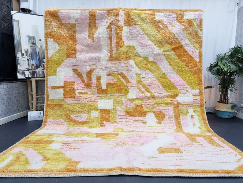 Handwoven Moroccan Rug 10 x 6.56 Feet 100% Sheep Wool: Handwoven Moroccan Rug 10 x 6.56 Feet 100% Sheep Wool Discover the charm of this Fabulous Soft Rug, handwoven in the Atlas Mountains by skilled local Berber women using traditional techniques. Crafted