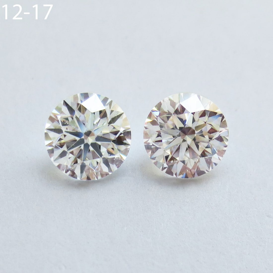 Loose Diamond - ROUND 0.9ct Faint Pink SI1: Loose Diamond - ROUND 0.9ct Faint Pink SI1 Source: Natural Shape: ROUND Carats: 0.9 Color: Faint Pink Certification: GIA PLEASE NOTE: Framed, Large, or heavy items do not have shipping costs included.