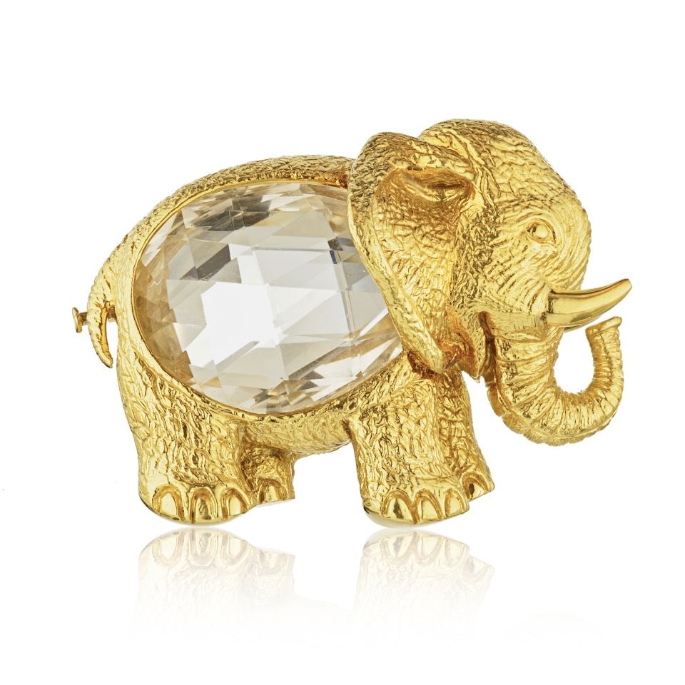 David Webb 1990 Platinum 18K Yellow Gold Elephant Brooch Pendant: David Webb 1990 Platinum 18K Yellow Gold Elephant Brooch Pendant This exquisite David Webb brooch showcases a stunning elephant design, crafted from platinum and 18K yellow gold. Dating back to circa 