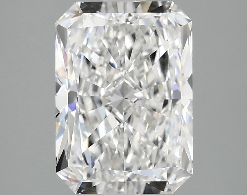 Loose Diamond - RADIANT 2.48ct E VVS2: Loose Diamond - RADIANT 2.48ct E VVS2 Source: This is a real non-mined Diamond that has been grown in a lab Shape: RADIANT Carats: 2.48 Color: E Clarity: VVS2 Certification: IGI Condition: Pre-Owned