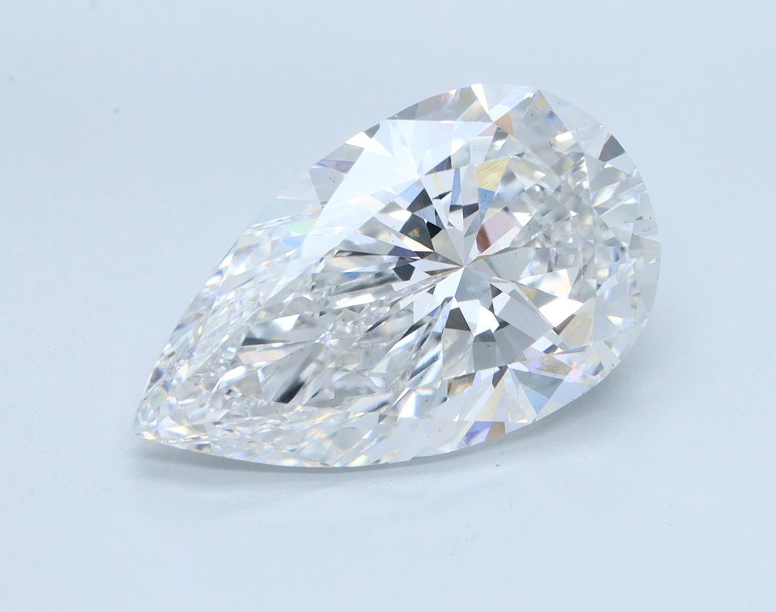 Loose Diamond - PEAR 5.51ct F VS2: Loose Diamond - PEAR 5.51ct F VS2 Source: This is a real non-mined Diamond that has been grown in a lab Shape: PEAR Carats: 5.51 Color: F Clarity: VS2 Certification: IGI Condition: Pre-Owned PLEASE NO