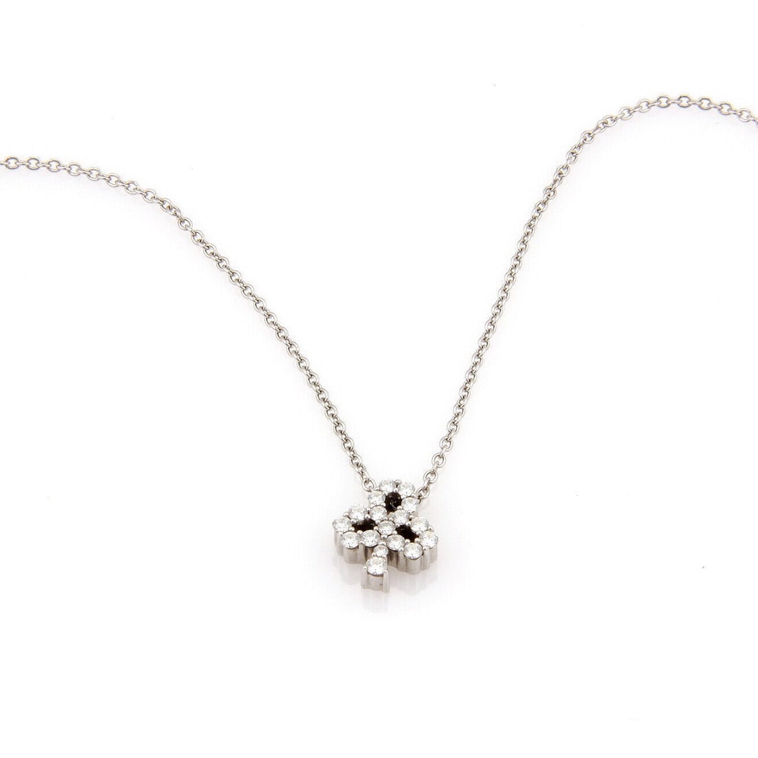 Hearts On Fire Diamond Club 18k White Gold Necklace 16 in: Hearts On Fire Diamond Club 18k White Gold Necklace 16 in Authentic Hearts On Fire Diamond Club pendant necklace in 18k white gold with a club-shaped design accented by natural diamonds. This signed o