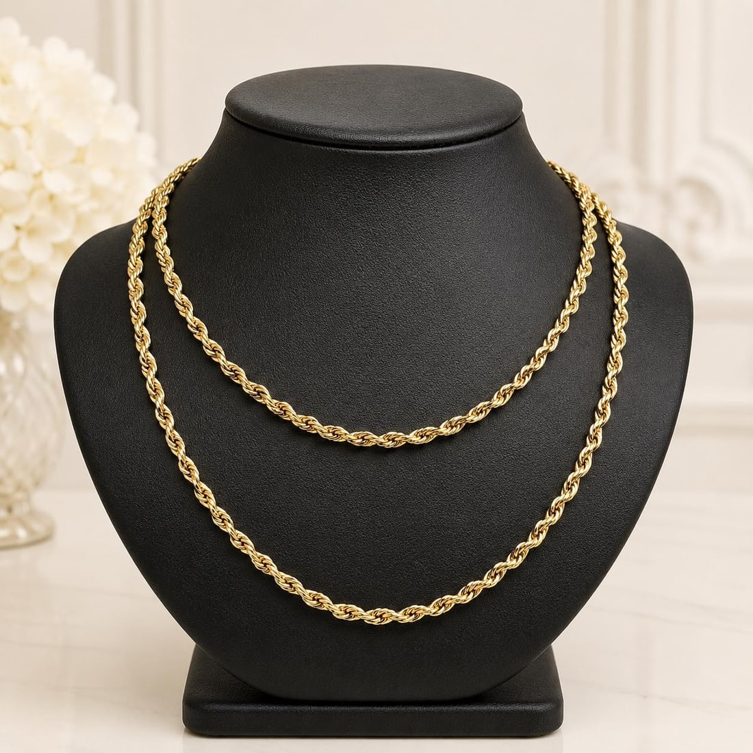 Unbranded 14k Yellow Gold Rope Link Necklace 36in 2.6mm Lobster Clasp: Unbranded 14k Yellow Gold Rope Link Necklace 36in 2.6mm Lobster Clasp Pre-owned unbranded necklace crafted in solid 14k yellow gold with a puffed rope link design. This 36-inch chain features a lobste