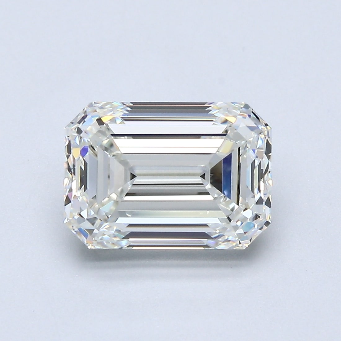 Loose Diamond - EMERALD 3.01ct I VS2: Loose Diamond - EMERALD 3.01ct I VS2 Source: Natural Mined Diamond Shape: EMERALD Carats: 3.01 Color: I Clarity: VS2 Certification: GIA Condition: Pre-Owned PLEASE NOTE: Framed, Large, or heavy items 