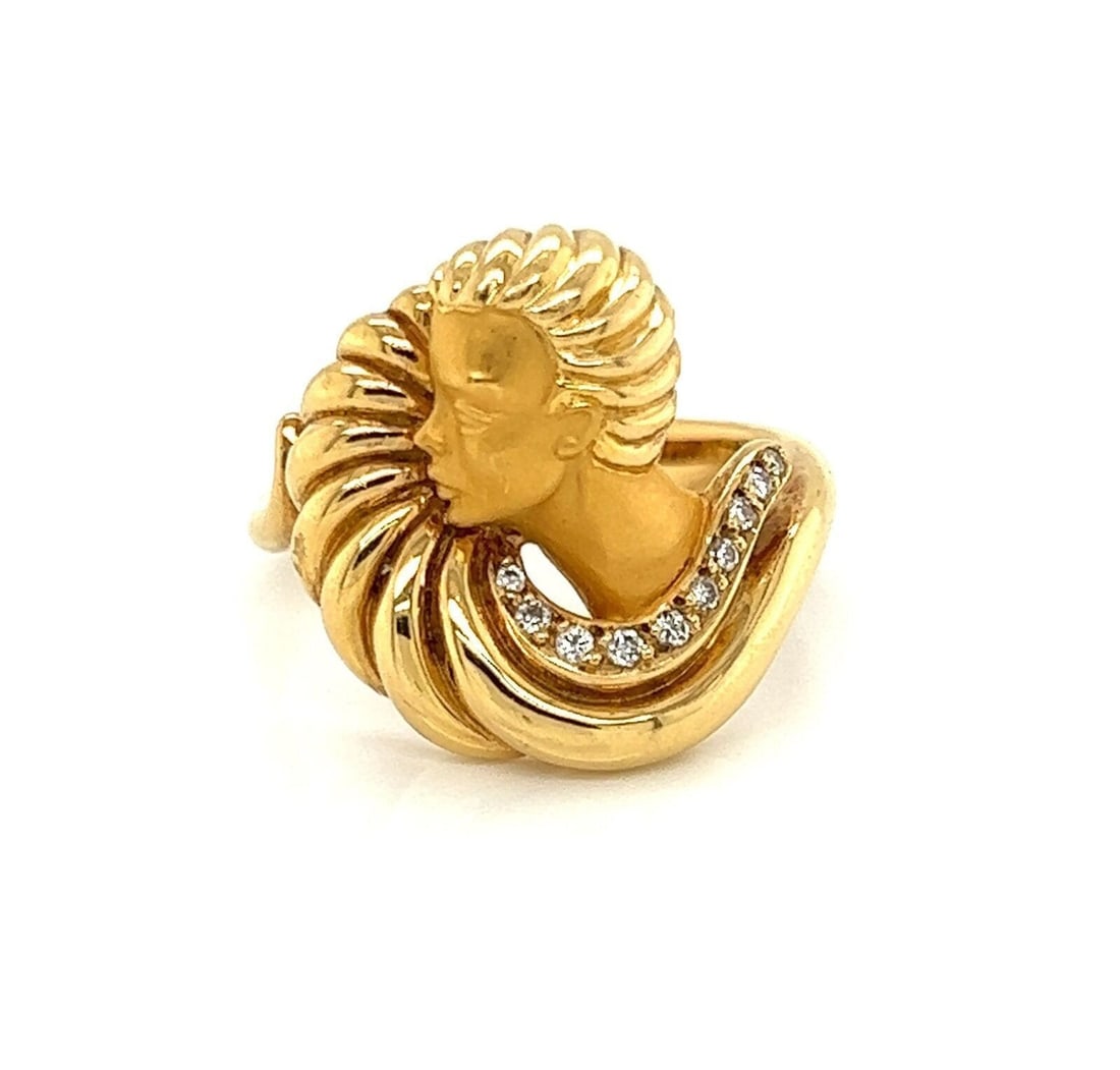 Carrera y Carrera Woman Face Ring 18k Yellow Gold Diamond Size 6: Carrera y Carrera Woman Face Ring 18k Yellow Gold Diamond Size 6 Authentic Carrera y Carrera woman face ring crafted in 18k yellow gold with a sculptural female head motif. The design is accented by o