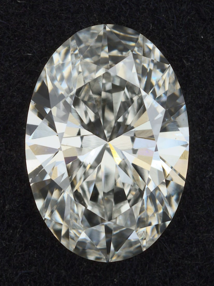Loose Diamond - OVAL 0.57ct H VS1: Loose Diamond - OVAL 0.57ct H VS1 Source: This is a real non-mined Diamond that has been grown in a lab Shape: OVAL Carats: 0.57 Color: H Clarity: VS1 Certification: IGI PLEASE NOTE: Framed, Large, or