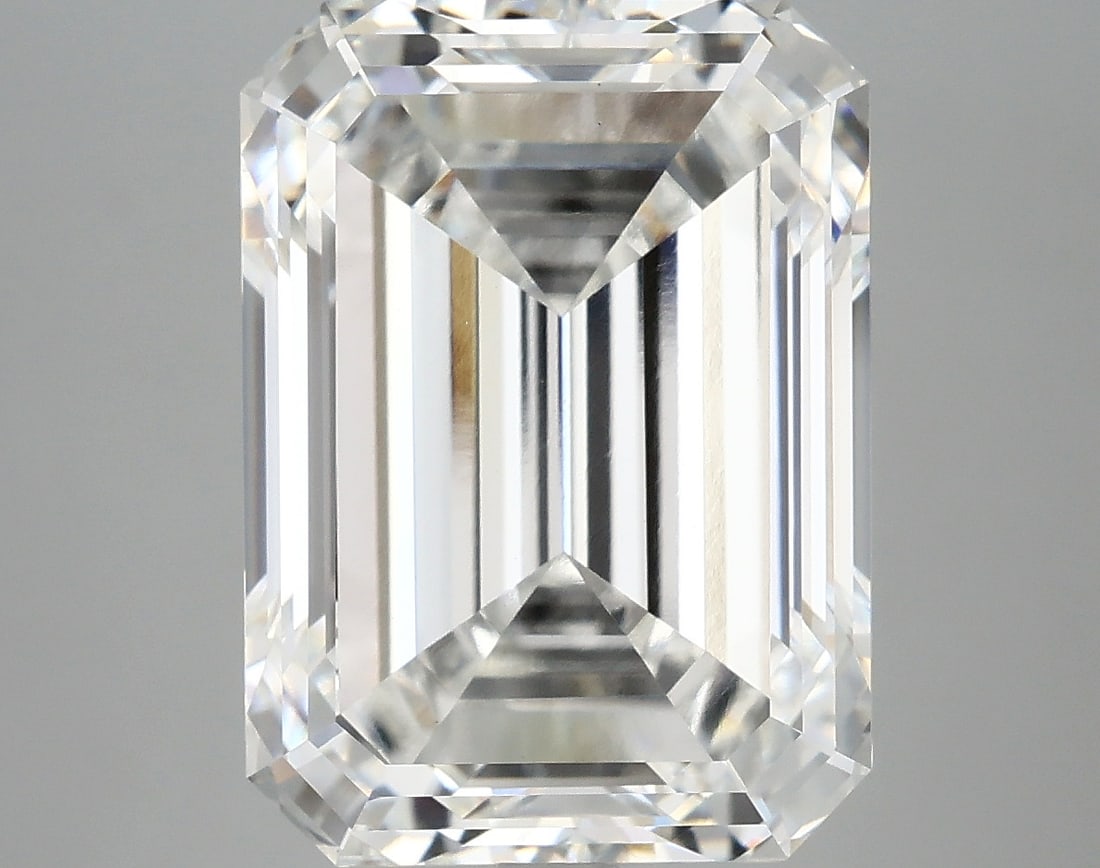 Loose Diamond - EMERALD 8.14ct F VVS2: Loose Diamond - EMERALD 8.14ct F VVS2 Source: This is a real non-mined Diamond that has been grown in a lab Shape: EMERALD Carats: 8.14 Color: F Clarity: VVS2 Certification: IGI Condition: Pre-Owned P