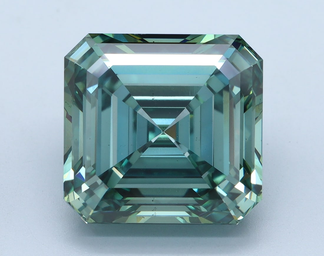 Loose Diamond - ASSCHER 10.05ct GREEN VS2: Loose Diamond - ASSCHER 10.05ct GREEN VS2 Source: This is a real non-mined Diamond that has been grown in a lab Shape: ASSCHER Carats: 10.05 Color: GREEN Clarity: VS2 Certification: IGI Condition: