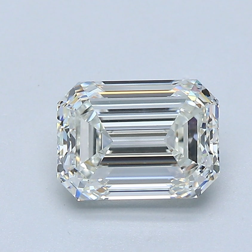 Loose Diamond - EMERALD 1.6ct I VS2: Loose Diamond - EMERALD 1.6ct I VS2 Source: Natural Mined Diamond Shape: EMERALD Carats: 1.6 Color: I Clarity: VS2 Certification: GIA Condition: Pre-Owned PLEASE NOTE: Framed, Large, or heavy items do