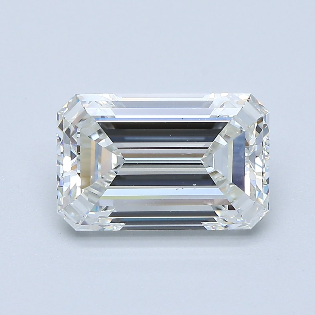 Loose Diamond - EMERALD 3.01ct G VS2: Loose Diamond - EMERALD 3.01ct G VS2 Source: Natural Mined Diamond Shape: EMERALD Carats: 3.01 Color: G Clarity: VS2 Certification: GIA Condition: Pre-Owned PLEASE NOTE: Framed, Large, or heavy items 
