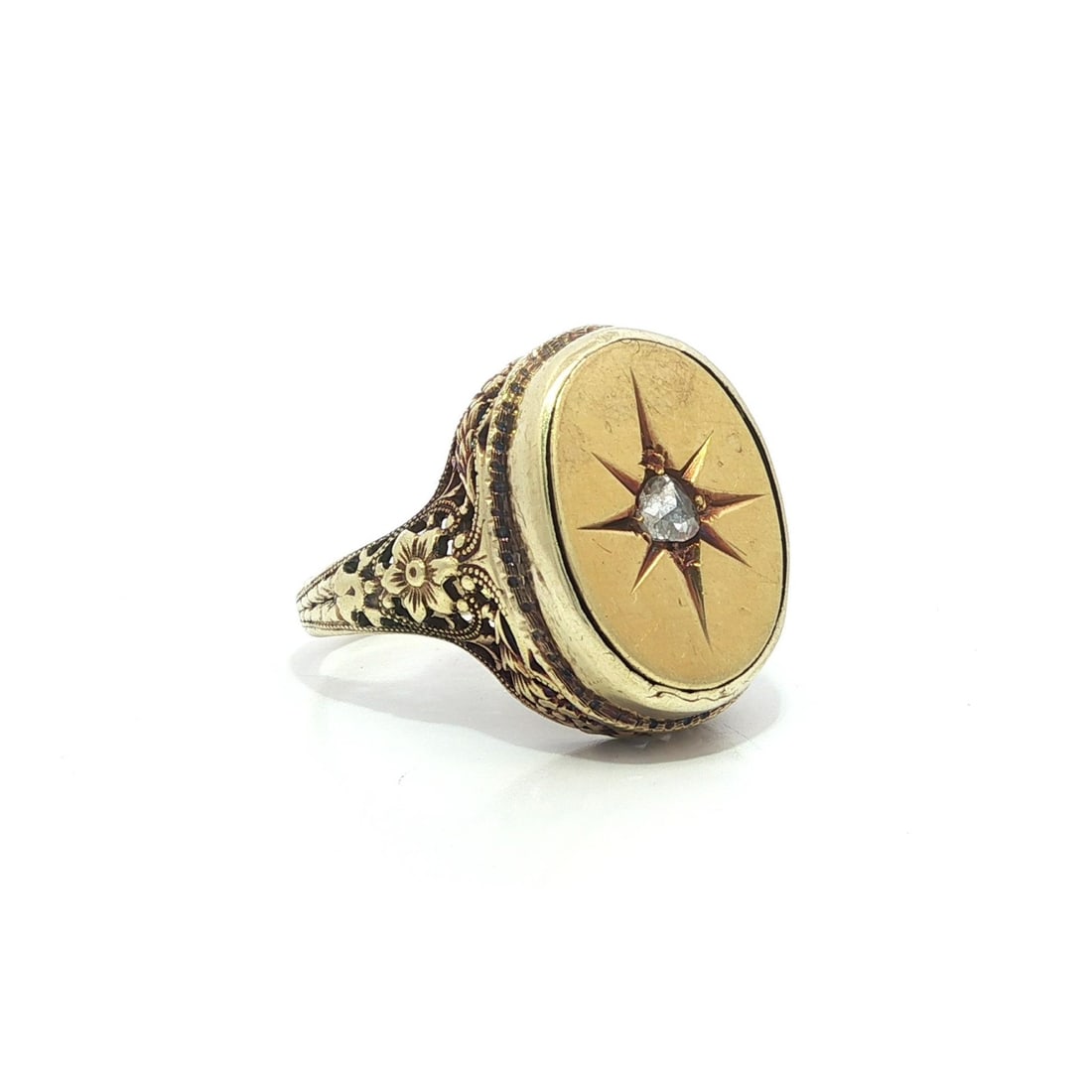 Antique Art Deco 14k Yellow Gold Filigree Ring with 0.15ct Rose Cut Diamond: Antique Art Deco 14k Yellow Gold Filigree Ring with 0.15ct Rose Cut Diamond This exquisite Antique Art Deco ring features a stunning 0.15ct rose cut diamond, elegantly set in a star pave design. Craft