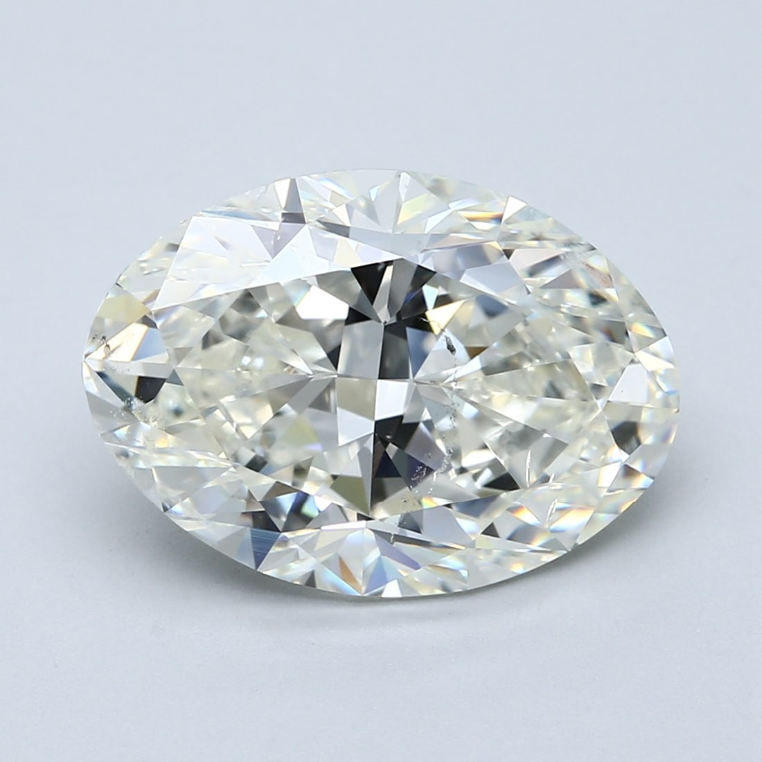 Loose Diamond - OVAL 7.04ct J SI2: Loose Diamond - OVAL 7.04ct J SI2 Source: Natural Mined Diamond Shape: OVAL Carats: 7.04 Color: J Clarity: SI2 Certification: GIA Condition: Pre-Owned PLEASE NOTE: Framed, Large, or heavy items do not