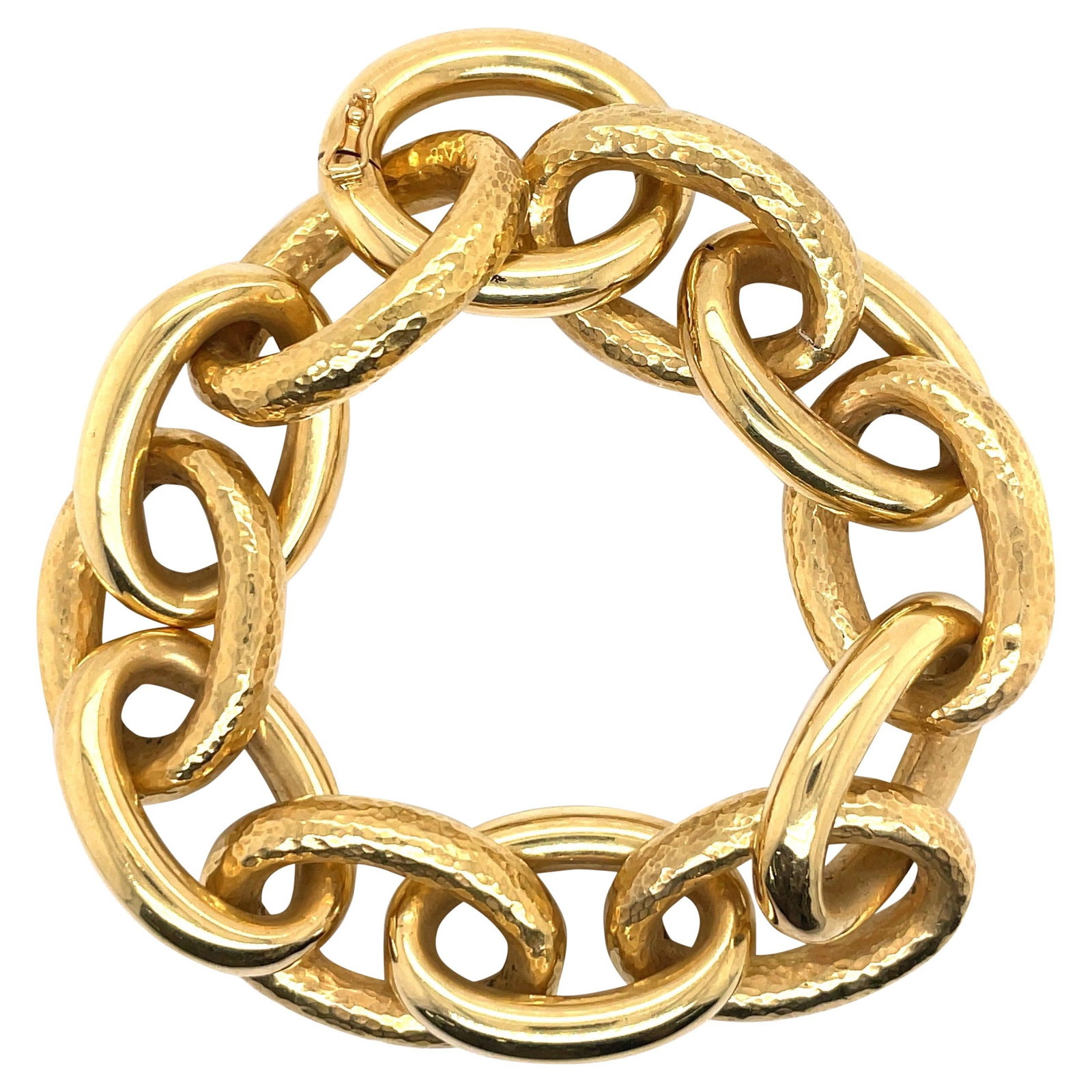 Harbor Diamonds 18K Yellow Gold Hammered Oval Link Bracelet 46.1g: Harbor Diamonds 18K Yellow Gold Hammered Oval Link Bracelet 46.1g This stunning 18 Karat Yellow Gold bracelet features a contemporary design with 11 oval links, each showcasing a unique blend of high 