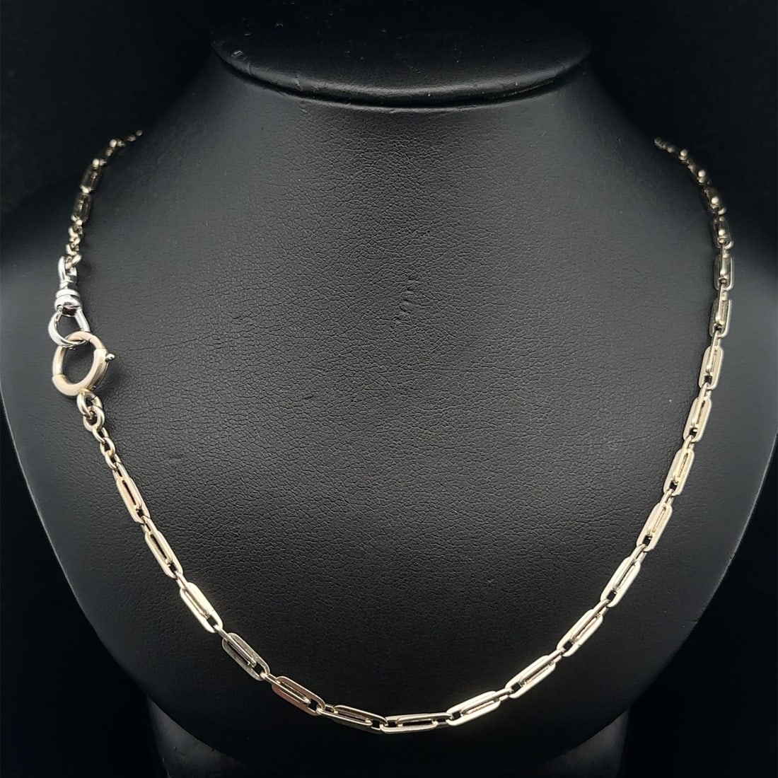 Unbranded 14k White Gold Pocket Watch Chain Necklace Oval Link 15.5 in: Unbranded 14k White Gold Pocket Watch Chain Necklace Oval Link 15.5 in Vintage retro pocket watch chain necklace crafted in solid 14K white gold with oval interlocking links. This unisex piece feature