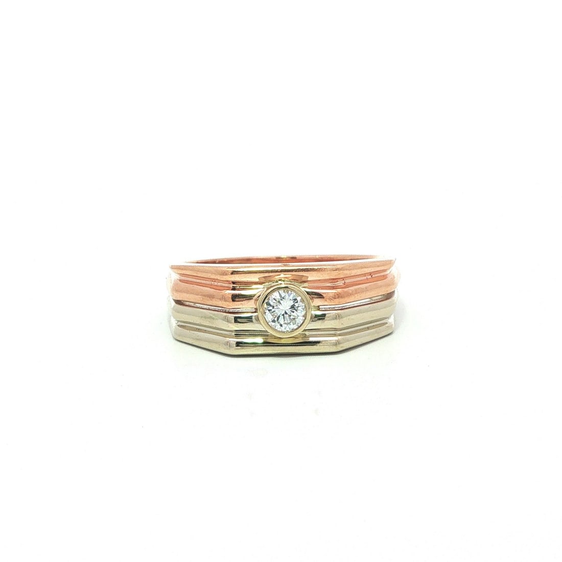 Unbranded 14K White and Rose Gold Diamond Solitaire Band Ring: Unbranded 14K White and Rose Gold Diamond Solitaire Band Ring Pre-owned unbranded women's band ring featuring a natural genuine round brilliant cut diamond in a bezel setting. The grooved geometric st