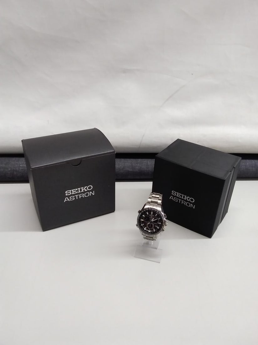 SEIKO SBXB003 Astron men's titanium Solar GPS wristwatch: SEIKO SBXB003 Astron men's titanium Solar GPS wristwatch Pre-owned SEIKO ASTRON men's wristwatch, model SBXB003, made in Japan. This Solar GPS Watch features a titanium model design and Caliber 8X82. 