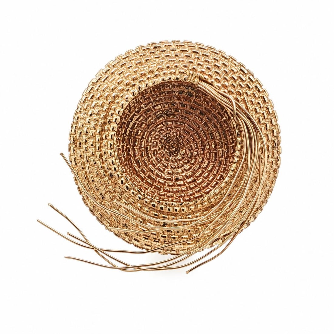14k Yellow Gold Sweetgrass Basket Brooch Vintage Woven Pin: 14k Yellow Gold Sweetgrass Basket Brooch Vintage Woven Pin Vintage collectible brooch and pin crafted in solid 14k yellow gold with a woven sweetgrass basket design. It features a pin with rotating cl