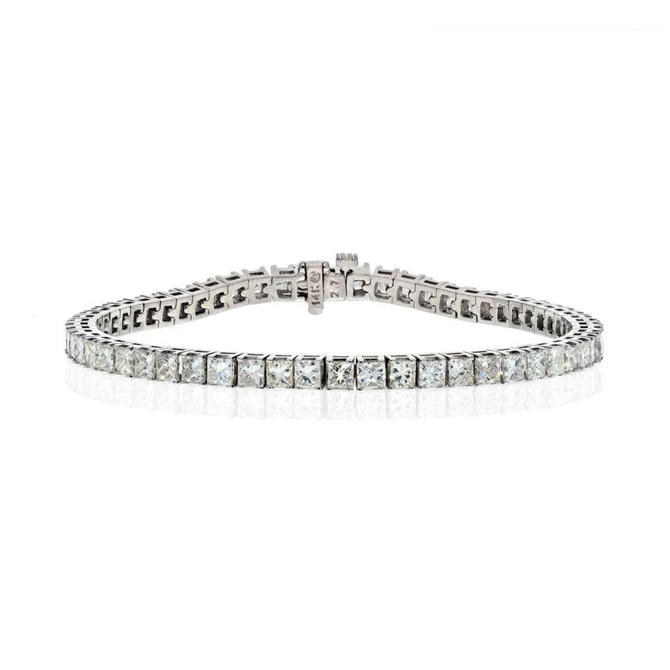 Princess Cut Diamond Bracelet 14K White Gold 7.70 Cts 7 Inch: Princess Cut Diamond Bracelet 14K White Gold 7.70 Cts 7 Inch Classic diamond bracelet set with princess cut diamonds in 14K white gold. This pre-owned piece offers a refined, elegant look and is prese