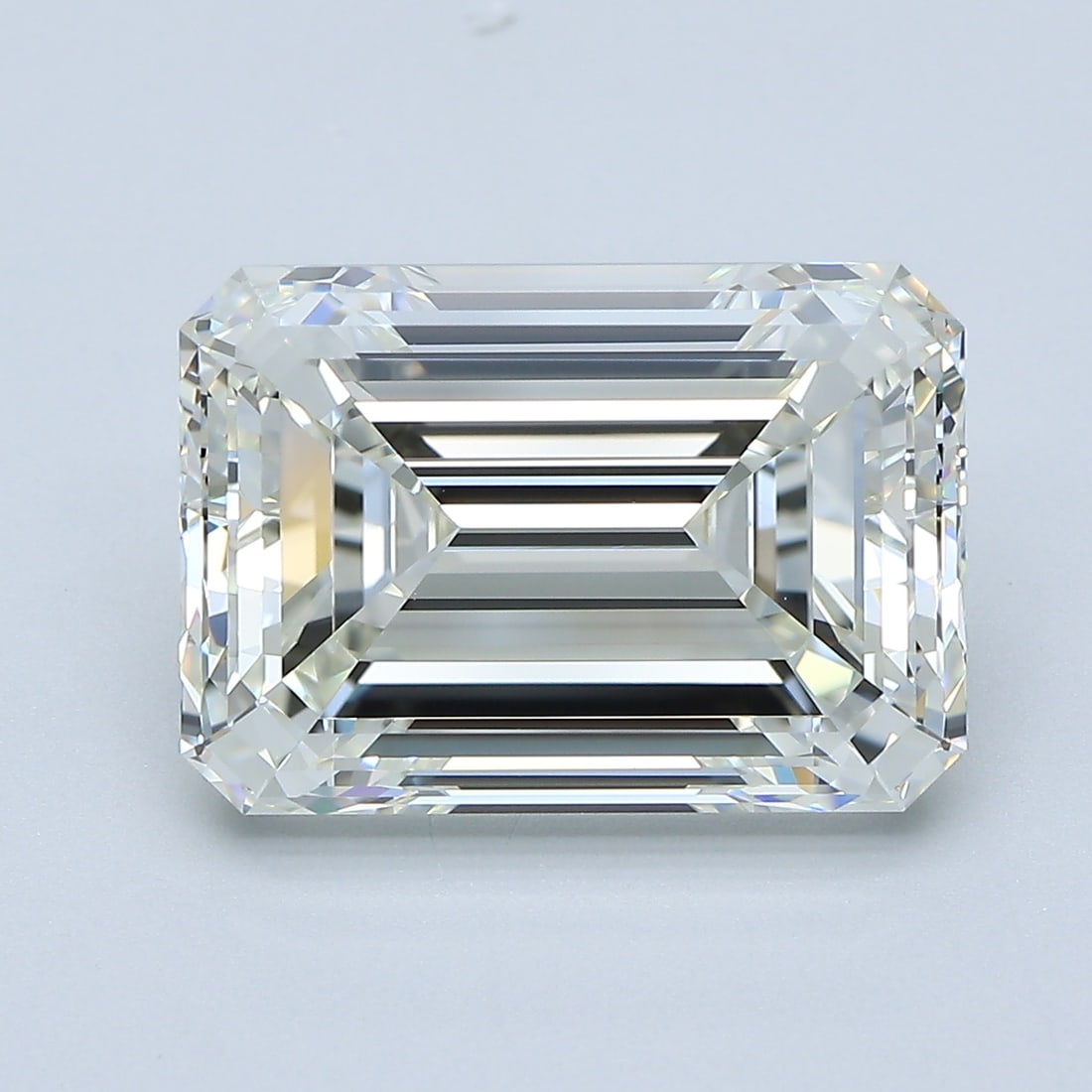 Loose Diamond - EMERALD 7.02ct J IF: Loose Diamond - EMERALD 7.02ct J IF Source: Natural Mined Diamond Shape: EMERALD Carats: 7.02 Color: J Clarity: IF Certification: GIA Condition: Pre-Owned PLEASE NOTE: Framed, Large, or heavy items do
