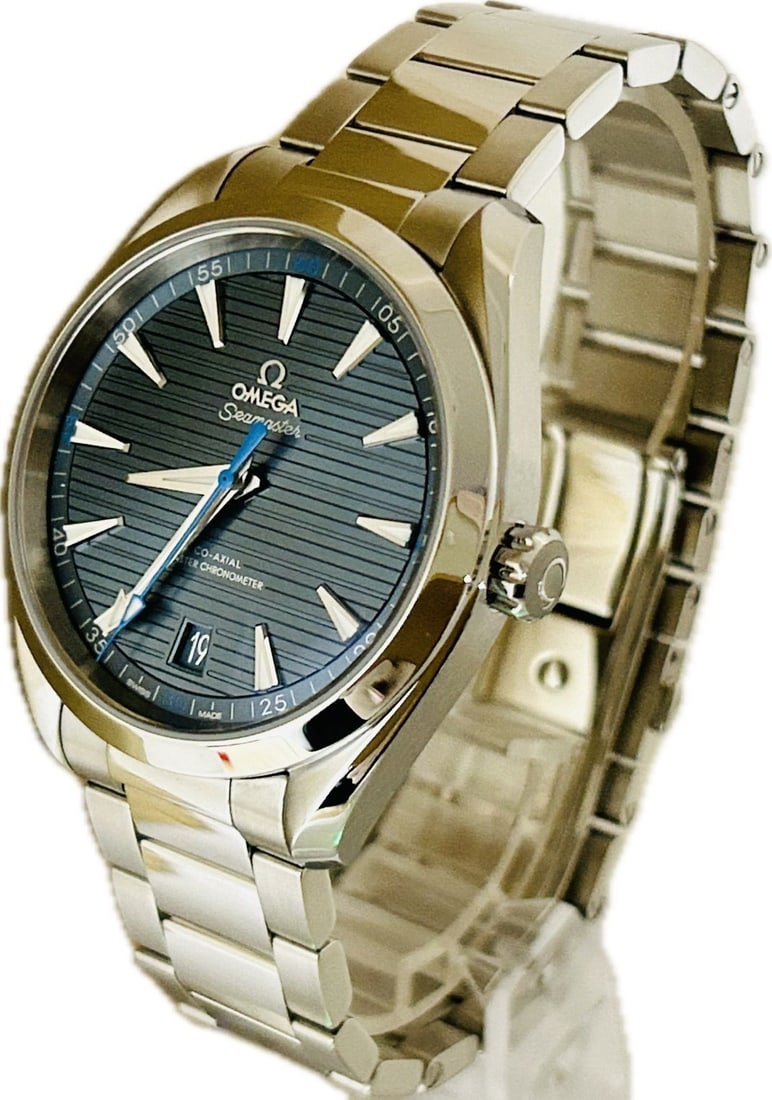 Omega 220.10.41.21.03.002 Seamaster Aqua Terra automatic mens wristwatch (1 of 13)