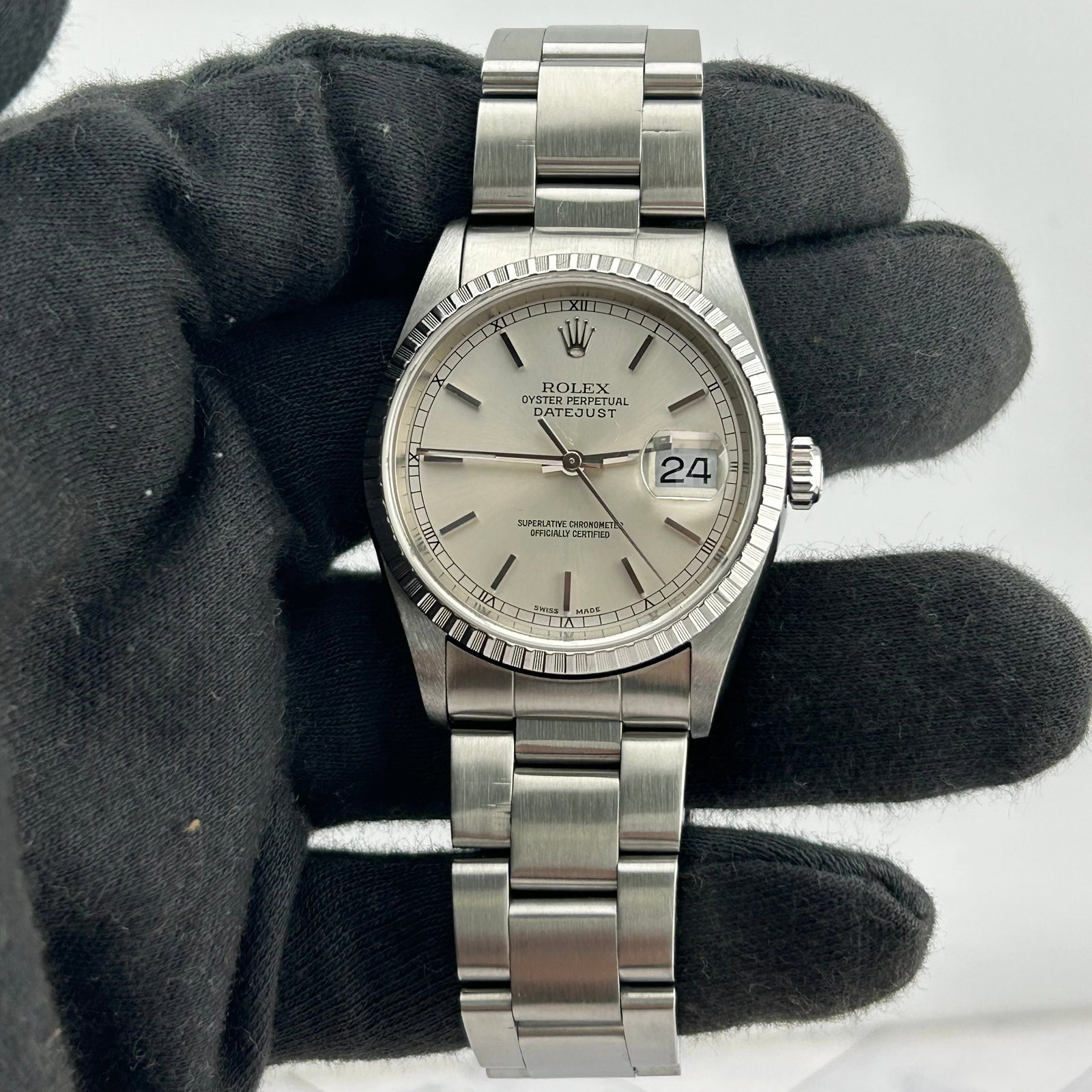Rolex Datejust 16220 Mens Watch Silver Stick Dial Engine Turned Bezel (1 of 5)