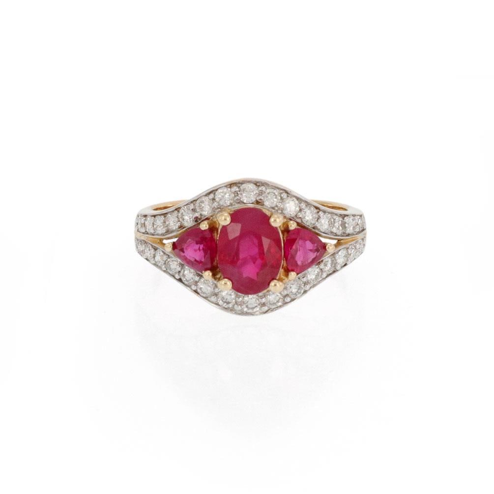LeVian 2.00ct Ruby Diamond 14K Gold Cocktail Ring Size 7: LeVian 2.00ct Ruby Diamond 14K Gold Cocktail Ring Size 7 This exquisite cocktail ring by LeVian showcases a stunning design featuring a large oval ruby at the center, flanked by heart-shaped rubies on