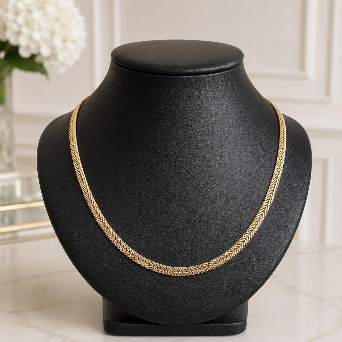 Unbranded 14k Yellow Gold Chevron Wheat Link Necklace 15.5 In: Unbranded 14k Yellow Gold Chevron Wheat Link Necklace 15.5 In Vintage unbranded chain necklace crafted in solid 14k yellow gold with a chevron flat wheat link design. This pre-owned piece has its orig