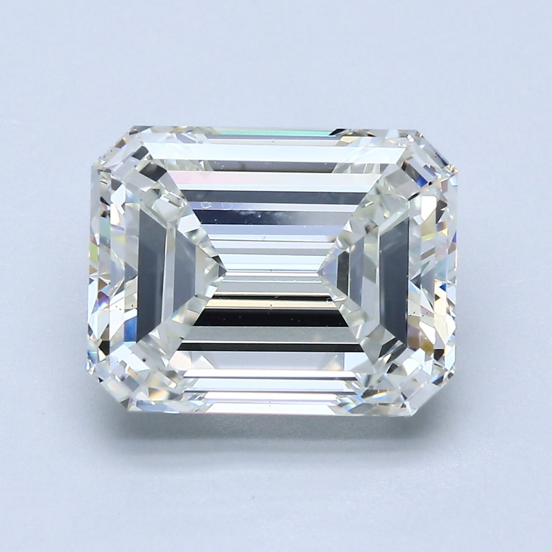 Loose Diamond - EMERALD 5ct I VS1: Loose Diamond - EMERALD 5ct I VS1 Source: Natural Mined Diamond Shape: EMERALD Carats: 5 Color: I Clarity: VS1 Certification: GIA Condition: Pre-Owned PLEASE NOTE: Framed, Large, or heavy items do not