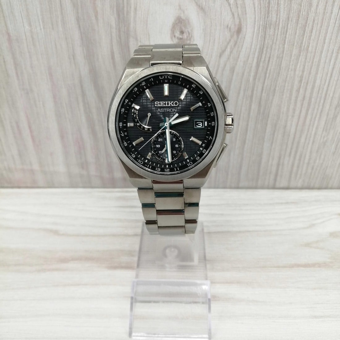SEIKO Astron Nextar mens titanium wristwatch SBXY067 8B63-0BH0: SEIKO Astron Nextar mens titanium wristwatch SBXY067 8B63-0BH0 Pre-owned Seiko Astron Nextar men's wristwatch with a pure titanium case and band. This Japan-made model features a solar-powered radio-c