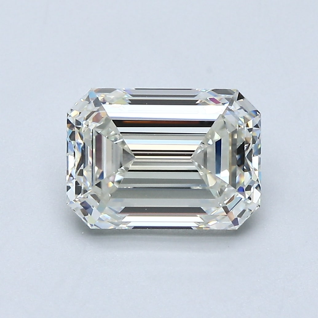 Loose Diamond - EMERALD 2.51ct J VS1: Loose Diamond - EMERALD 2.51ct J VS1 Source: Natural Mined Diamond Shape: EMERALD Carats: 2.51 Color: J Clarity: VS1 Certification: GIA Condition: Pre-Owned PLEASE NOTE: Framed, Large, or heavy items 