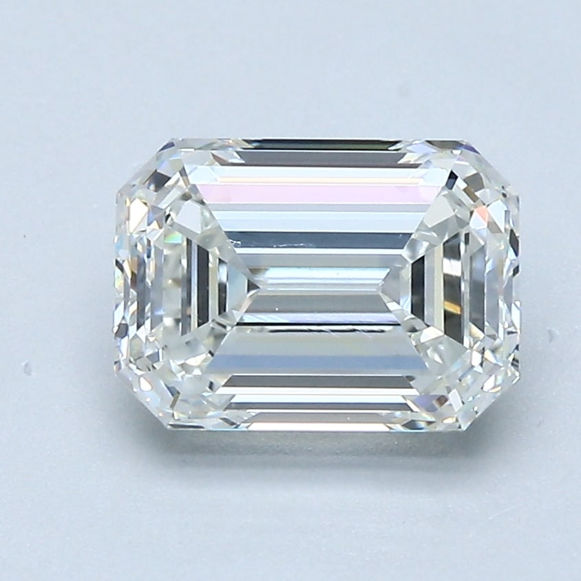 Loose Diamond - EMERALD 2ct H VS2: Loose Diamond - EMERALD 2ct H VS2 Source: Natural Mined Diamond Shape: EMERALD Carats: 2 Color: H Clarity: VS2 Certification: GIA Condition: Pre-Owned PLEASE NOTE: Framed, Large, or heavy items do not