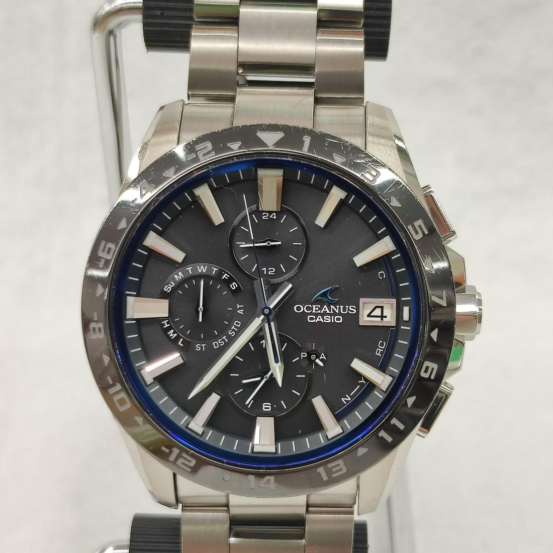 CASIO OCW-T3000 Oceanus solar radio-controlled stainless steel men's watch: CASIO OCW-T3000 Oceanus solar radio-controlled stainless steel men's watch Pre-owned CASIO Oceanus Classic Line men's wristwatch, model OCW-T3000, made in Japan. It features a solar-powered radio-cont